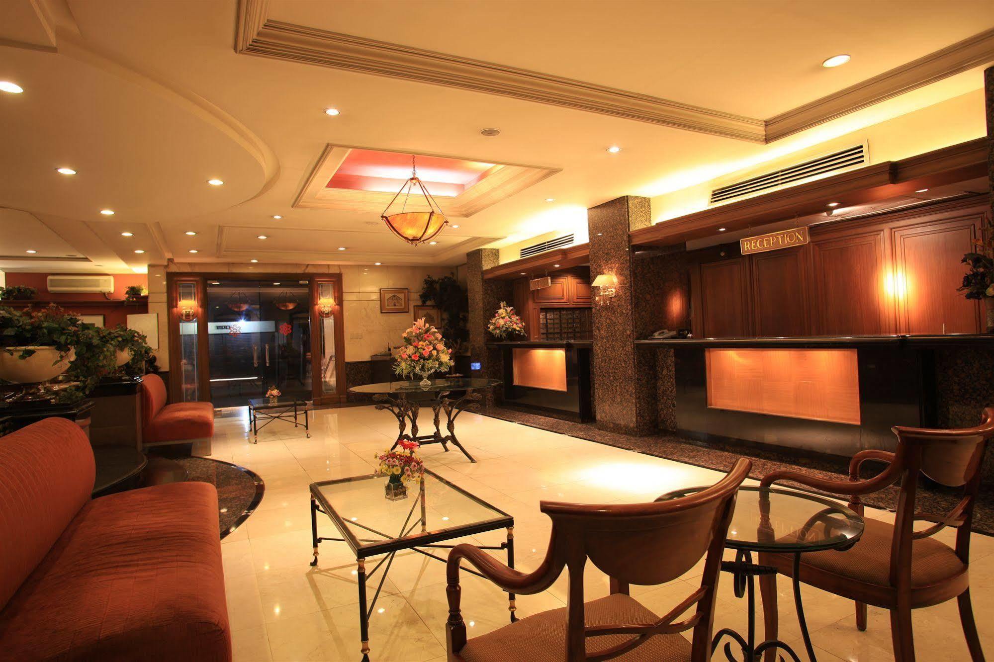 Mabini Mansion Hotel & Residential Suites Manilla Buitenkant foto