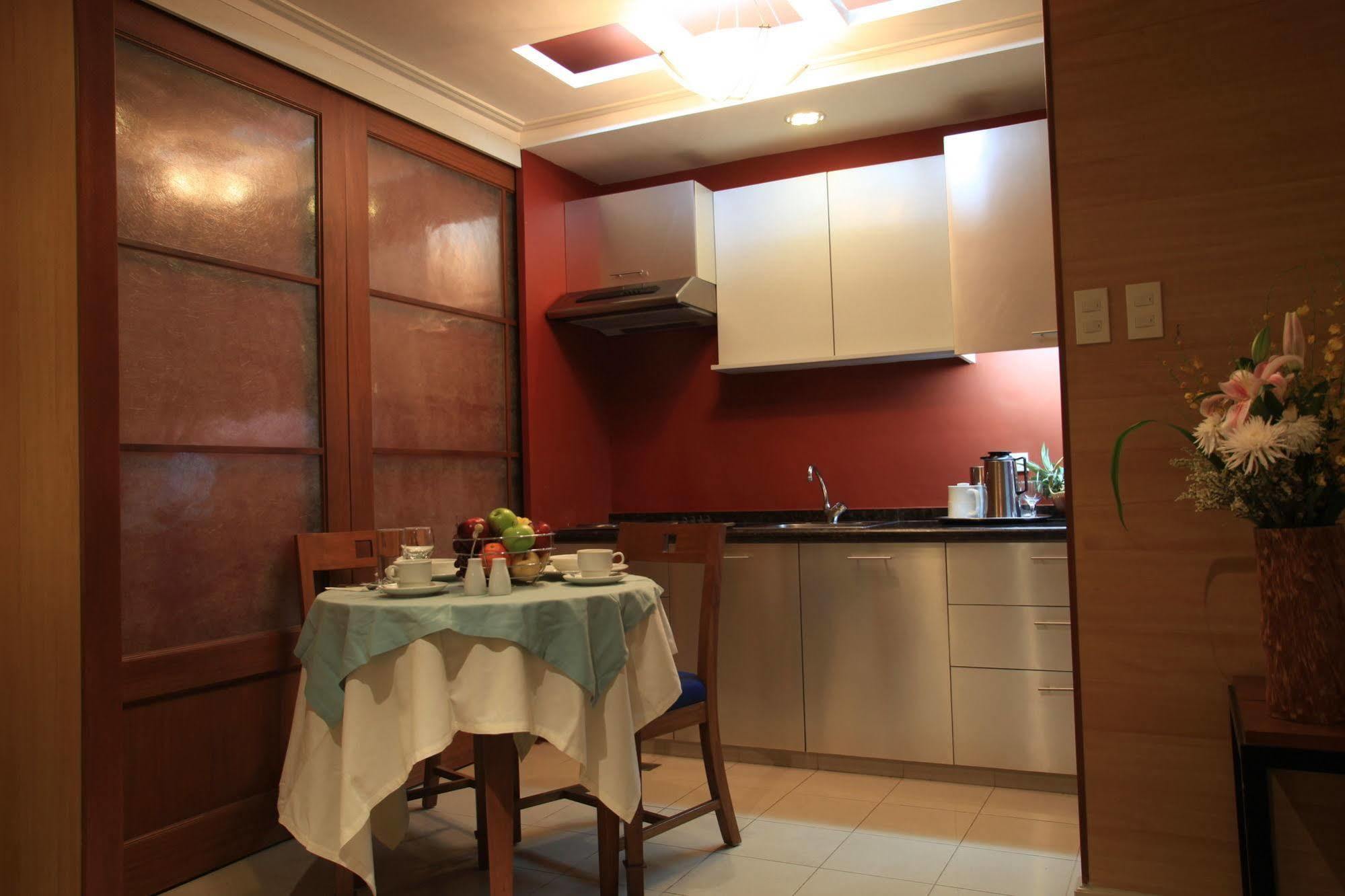 Mabini Mansion Hotel & Residential Suites Manilla Buitenkant foto